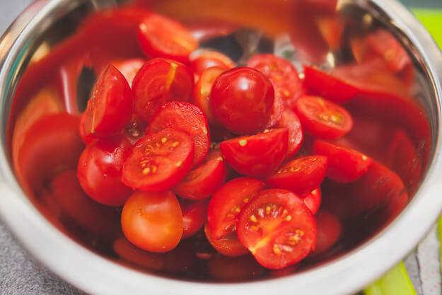 Приготовление - Фокачча с томатами, розмарином и маслинами в домашних условиях - Шаг 3