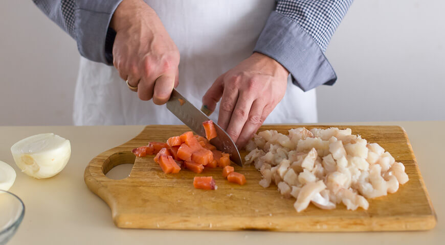 Приготовление - Рецепт приготовления сочной кулебяки с рыбой - Шаг 2