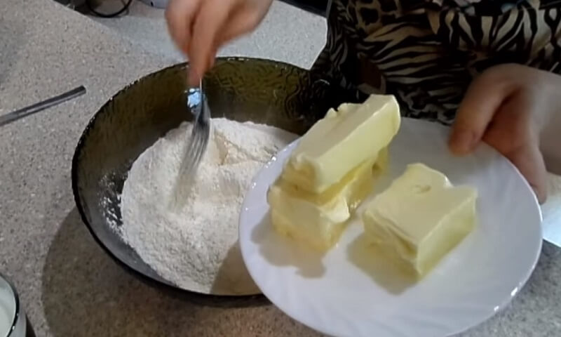 Приготовление - Ванильное песочное печенье с ореховой начинкой - Шаг 1