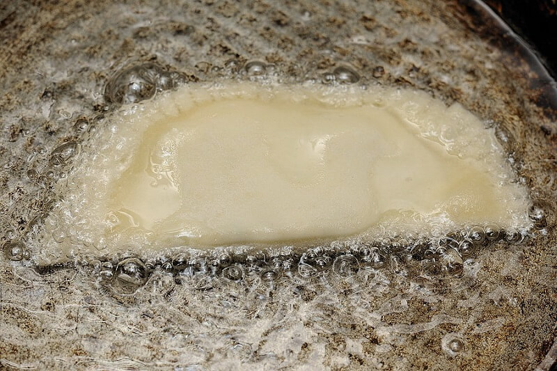 Приготовление - Как приготовить хрустящие сырные лепешки на сковороде - Шаг 6