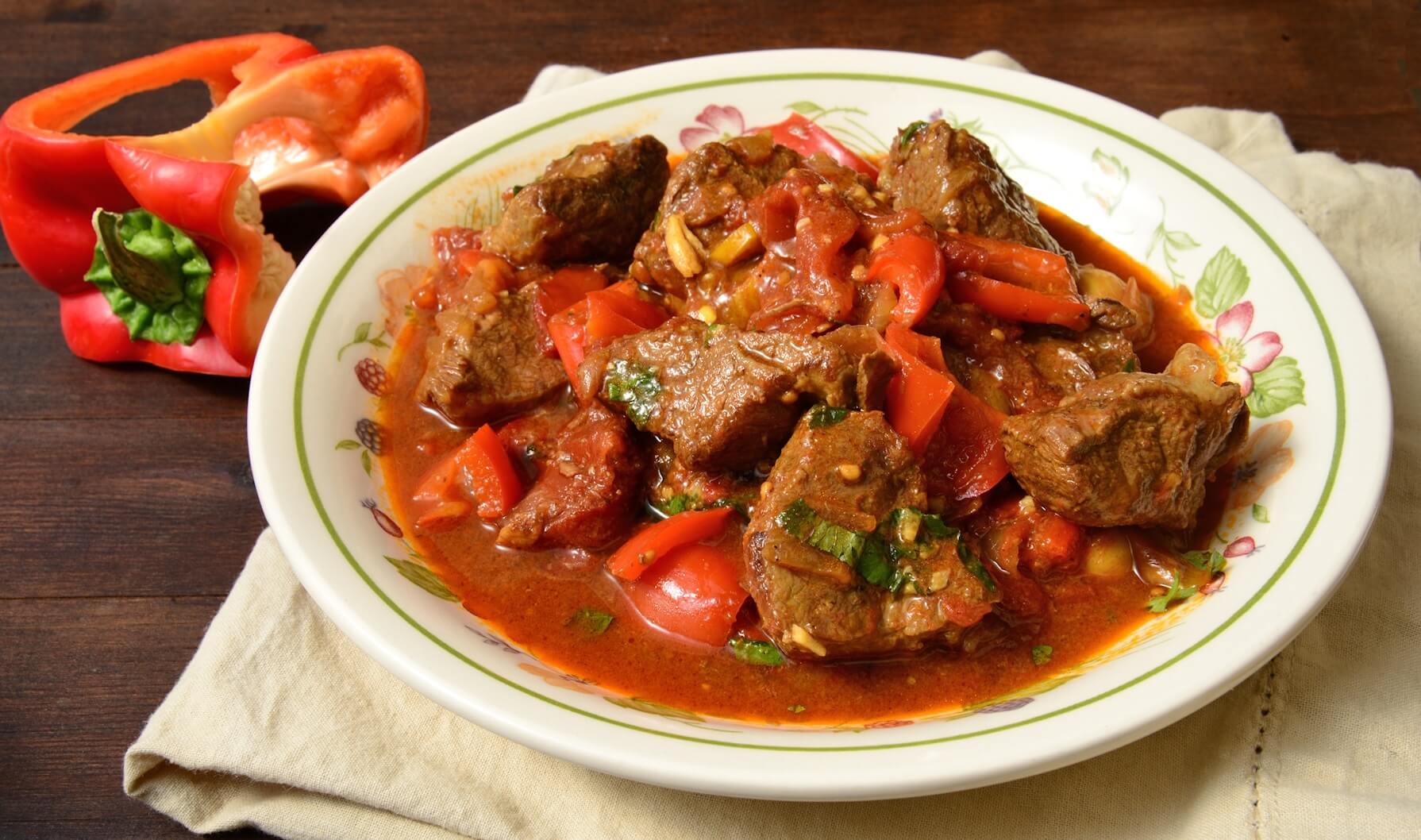 Гуляш с чипетке