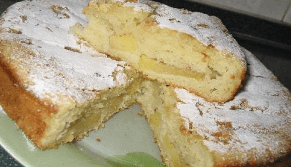 Пирог шарлотка с яблоками на сметане: пошаговый рецепт в мультиварке