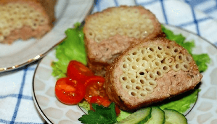 Простой рецепт: мясной рулет из фарша