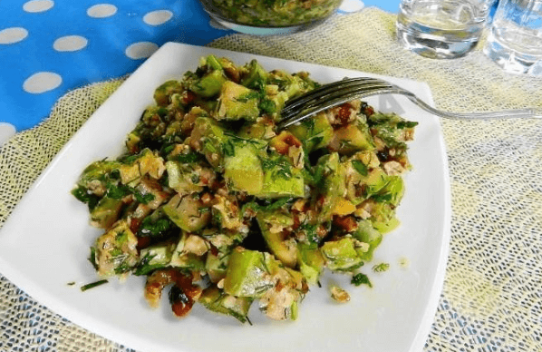 Простой рецепт вкусного салата из кабачков