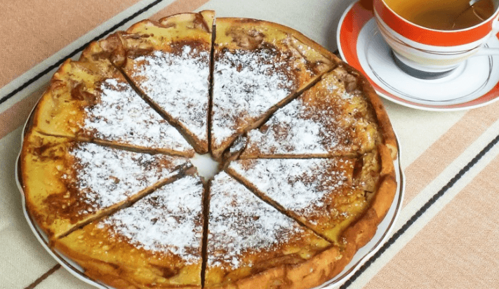 Шарлотка с яблоками на сковороде: пошаговый рецепт