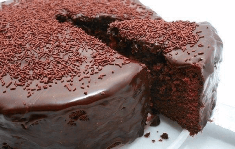 Вкусный шоколадный кекс на кефире и воде