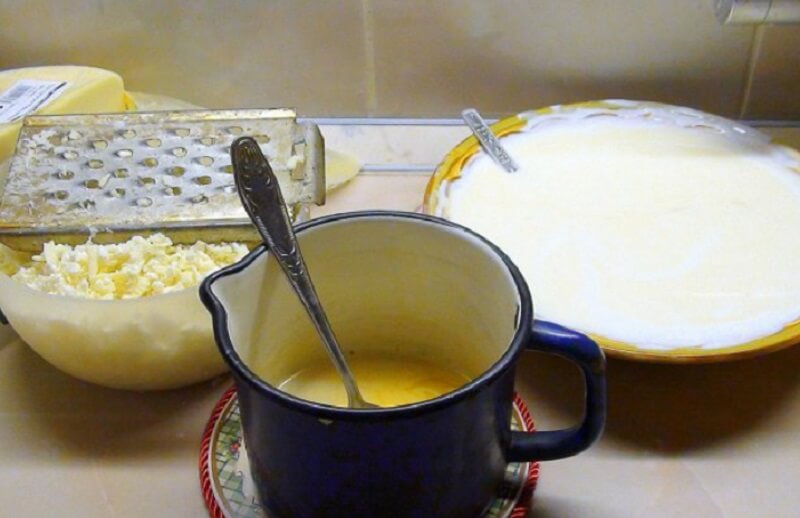 Приготовление - Грузинская кухня: вкуснейшая Ачма с сыром сулугуни - Шаг 1