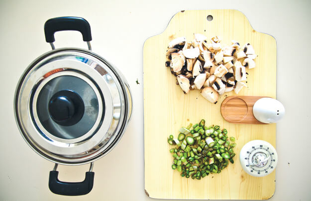 Приготовление - Картофельный крем-суп из белых грибов и спаржи - Шаг 4