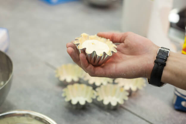 Приготовление - Итальянские пирожные со свежими ягодами и рикоттой в домашних условиях - Шаг 5