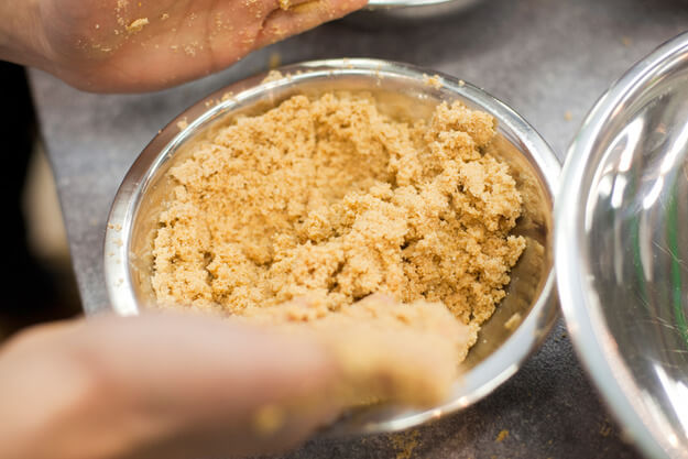 Приготовление - Итальянские пирожные со свежими ягодами и рикоттой в домашних условиях - Шаг 1