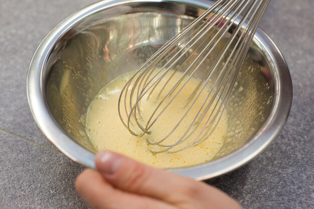 Приготовление - Итальянские пирожные со свежими ягодами и рикоттой в домашних условиях - Шаг 2