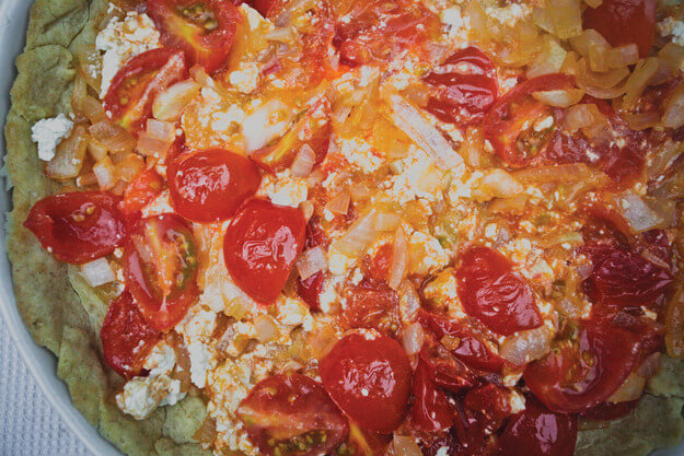 Приготовление - Открытый домашний пирог с козьим сыром и помидорами черри - Шаг 5