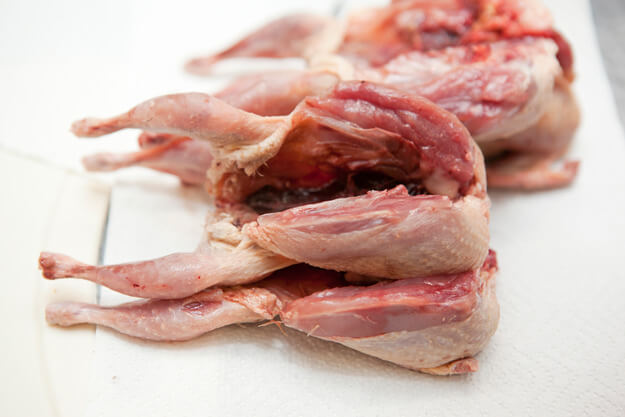 Приготовление - Перепелка в белом вине со свежими овощами и зеленью - Шаг 1