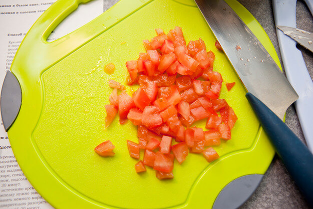 Приготовление - Перепелка в белом вине со свежими овощами и зеленью - Шаг 7