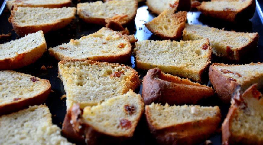 Приготовление - Необычайно вкусные пирожные из пасхального кулича - Шаг 5