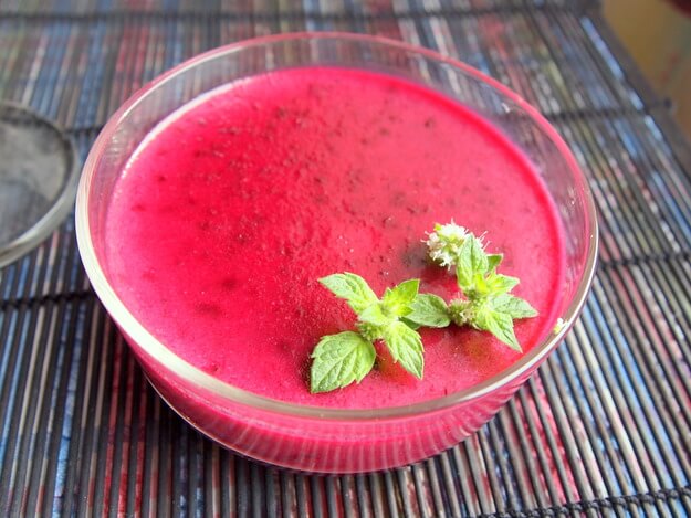 Приготовление - Аппетитная панна-котта на агар-агаре из ягод смородины - Шаг 6