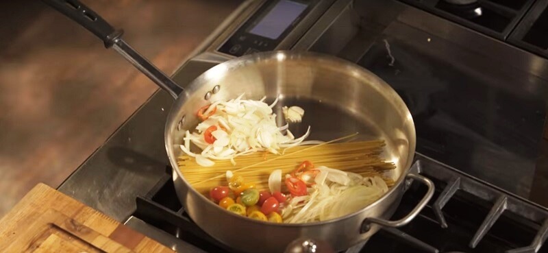 Приготовление - Как приготовить настоящую итальянскую пасту с сыром и базиликом - Шаг 4