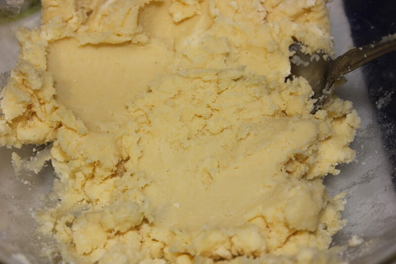 Приготовление - Рецепт приготовления необычного сырного печенья - Шаг 1