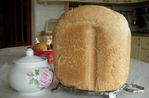 Пшеничный хлеб без дрожжей (на ржаной закваске)