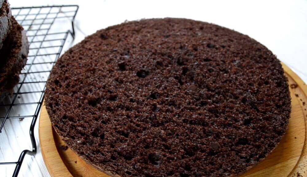 Шоколадный бисквитный торт за час: простой рецепт вкусного десерта