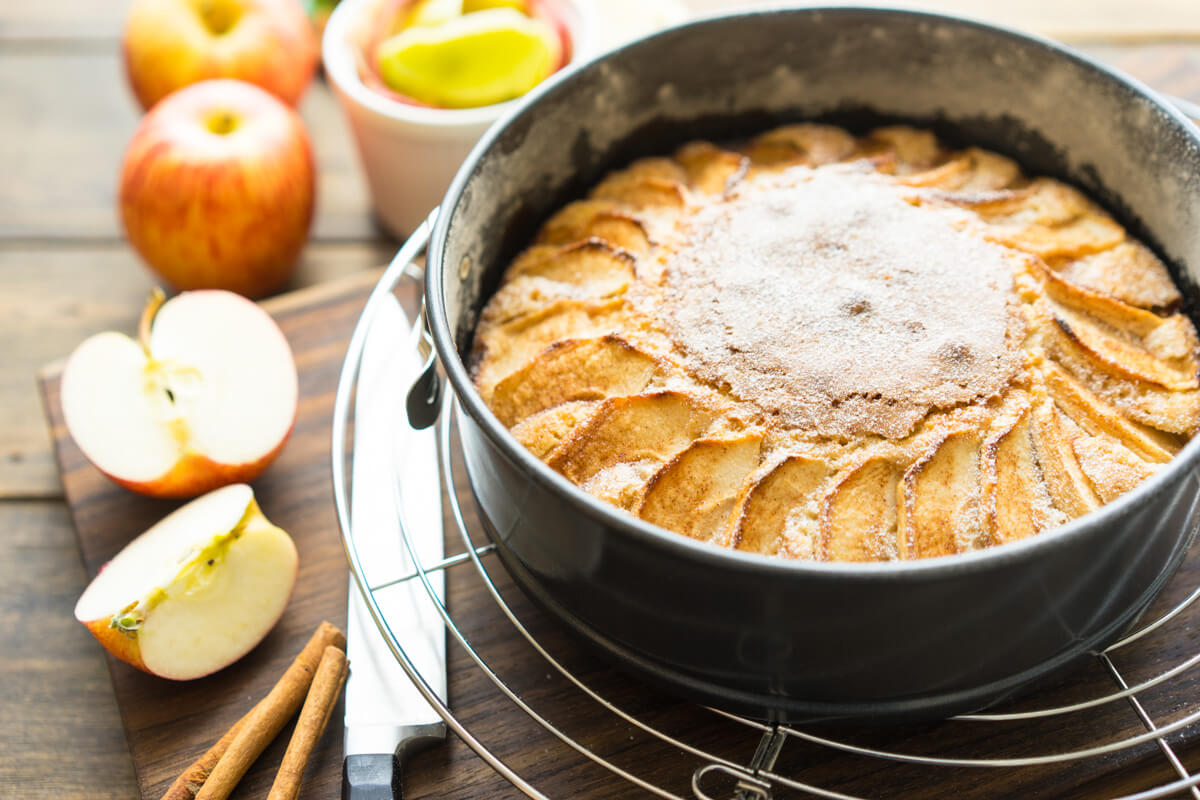 Самый быстрый и вкусный яблочный пирог: рецепт, который получается у всех