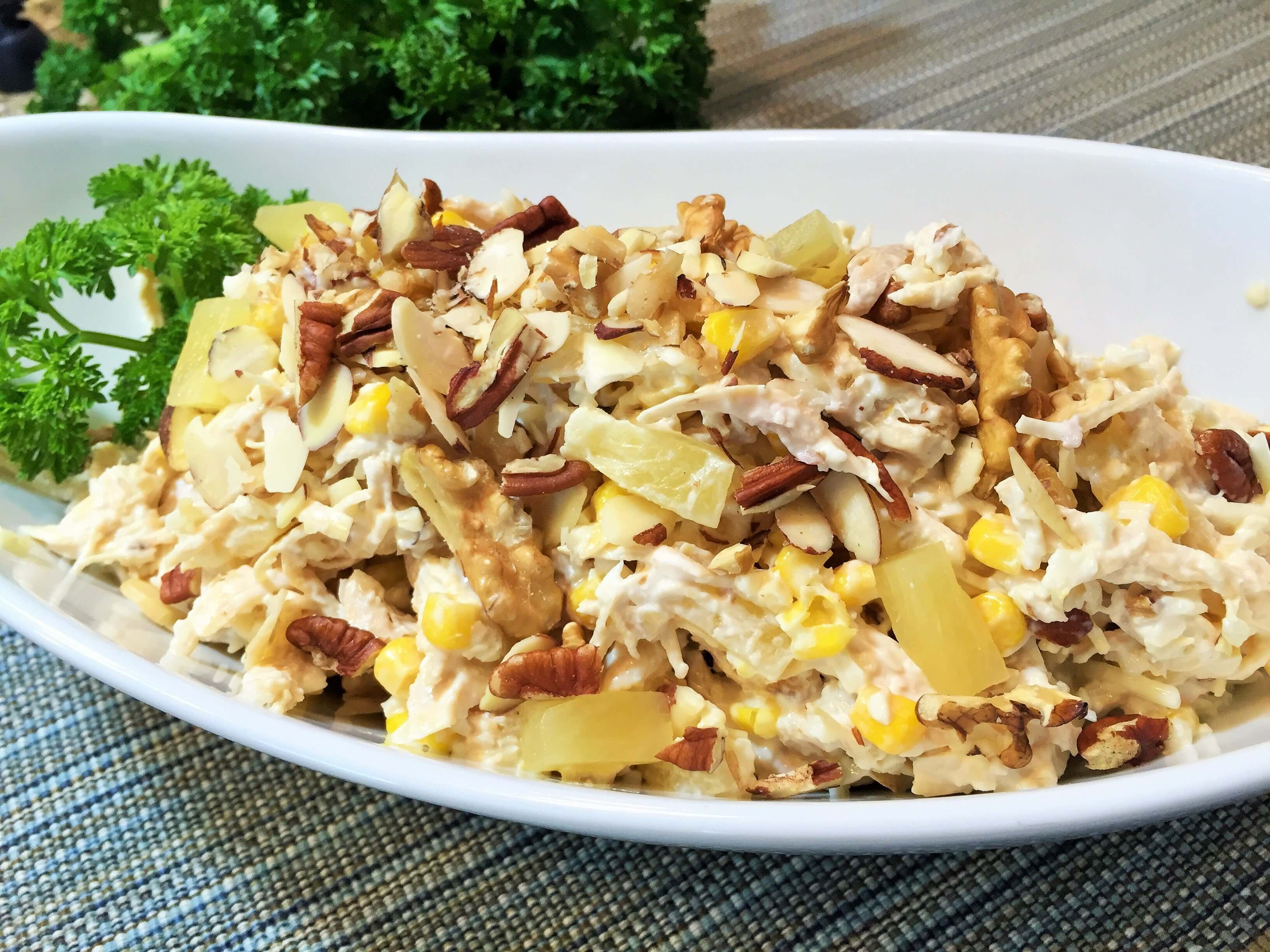Диетический салат с грудкой и яичным блинчиком – пошаговый рецепт приготовления с фото