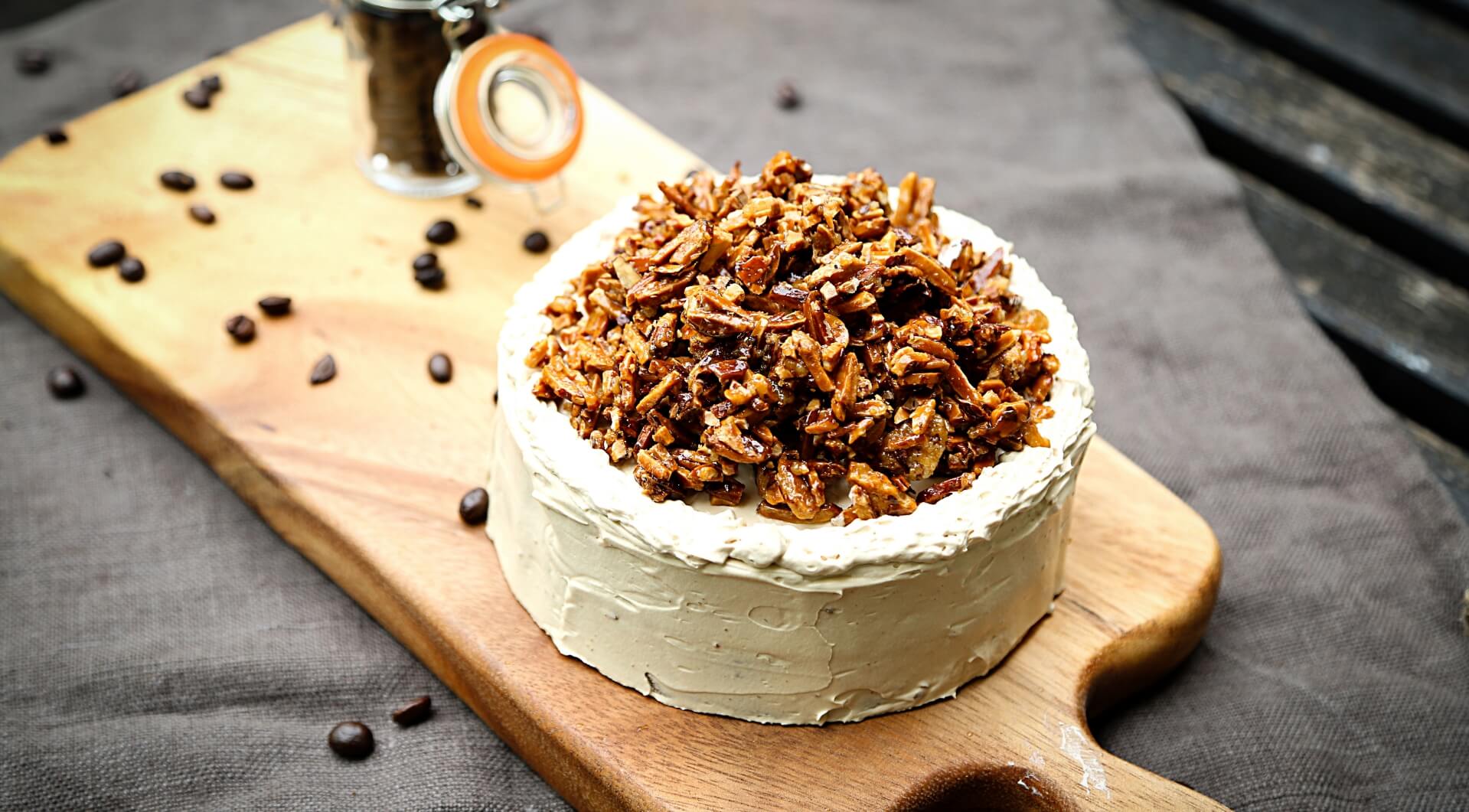 Торт с маком, орехами и изюмом — рецепт с фото