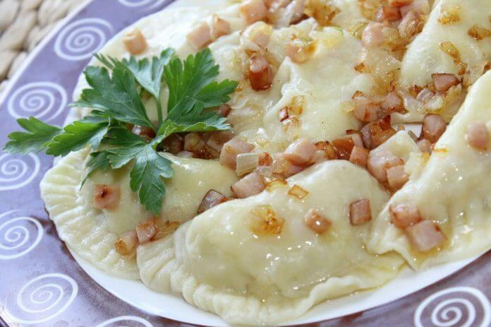 Домашние вареники с картошкой: простой и вкусный рецепт
