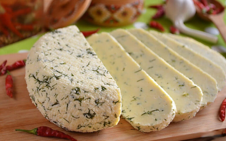 Домашний сыр из молока и сметаны: пошаговый рецепт