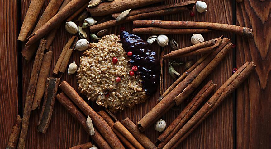 Как приготовить постное печенье с лесными орехами и пряностями