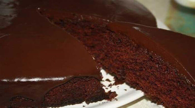 Как приготовить вкусный шоколадный пирог без яиц и сливочного масла