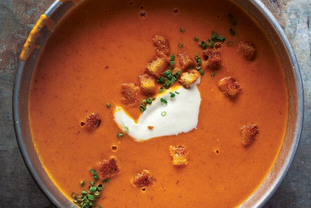 Пошаговый рецепт приготовления ароматного томатного супа с хрустящим беконом