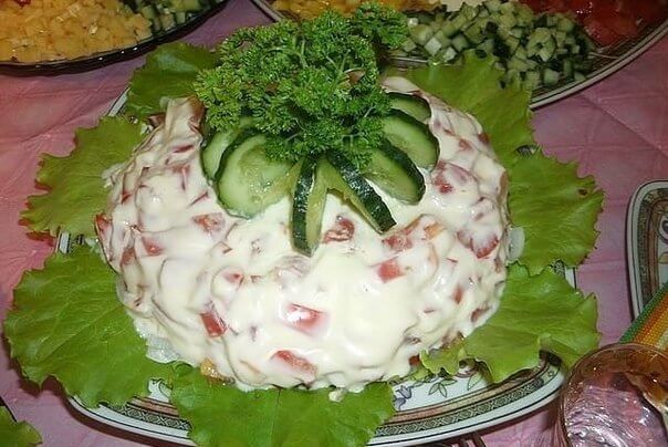 Праздничный слоеный салат «Мужское счастье». Точно покорит всех!