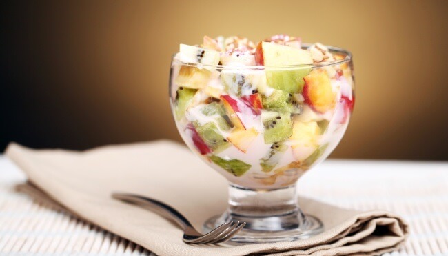 Рецепт фруктового салата с йогуртом