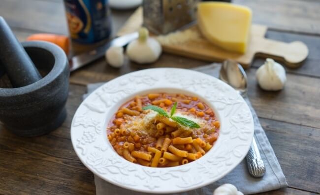 Рецепт пасты с фасолью и томатным соусом