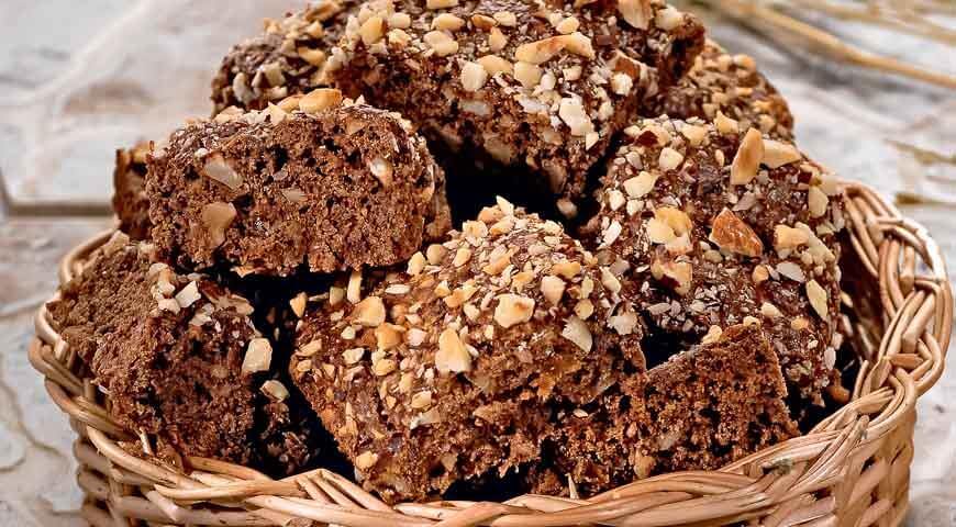 Рецепт постного шоколадного печенья с орехами и курагой