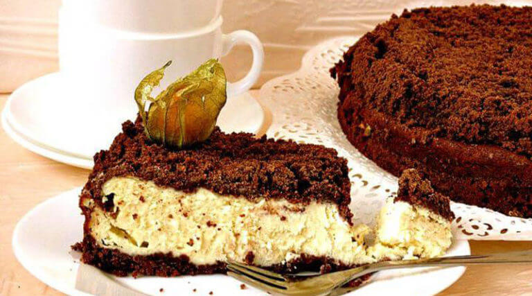 Рецепт приготовления шоколадного пирога с нежной творожной начинкой