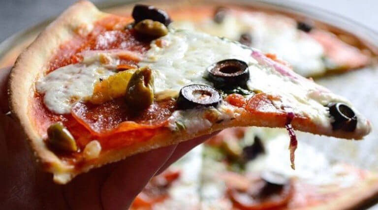 Рецепт проще простого: тонкая основа для пиццы