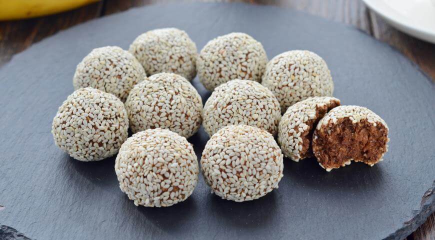 Рецепт вкусных овсяно-банановых шариков с шоколадом