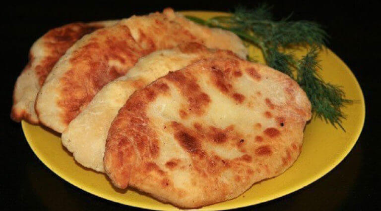 Рецепт восхитительных лепешек-пирожков с картошкой и сыром