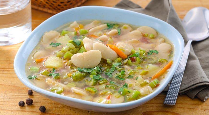 Суп с фасолью: рецепт любимой бабушки