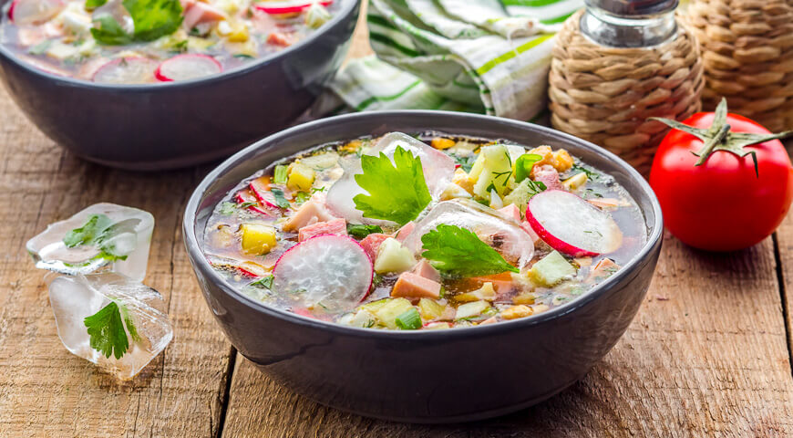 ТОП-5 рецептов холодных супов: то, что нужно жарким летом!