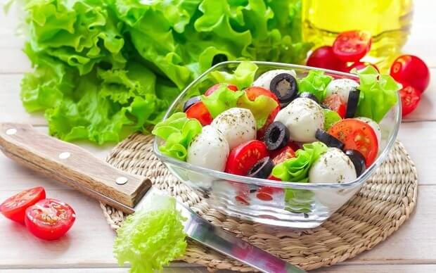 ТОП-5 ценных советов: как приготовить легкий салат