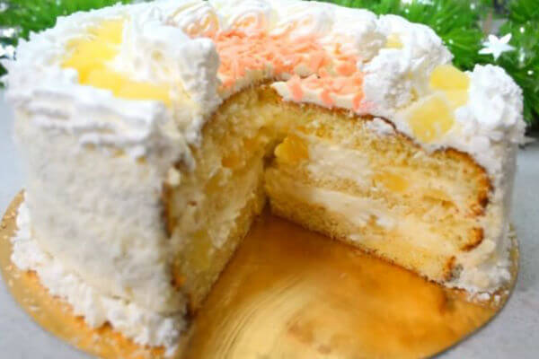 Бисквитный торт с ананасами «Пина колада»: пошаговый рецепт приготовления