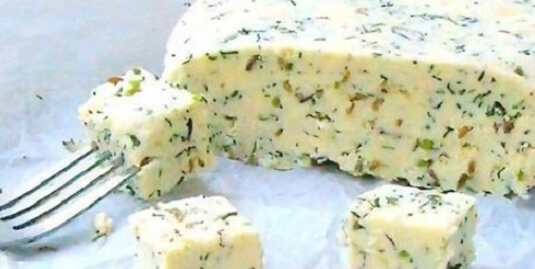 Как приготовить настоящий домашний сыр с зеленью