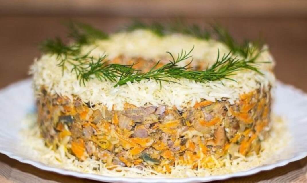 Салат из печени и грибов «Довольный муж»: пошаговый рецепт
