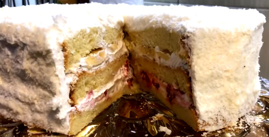 Праздничный бисквитный торт: пошаговый рецепт