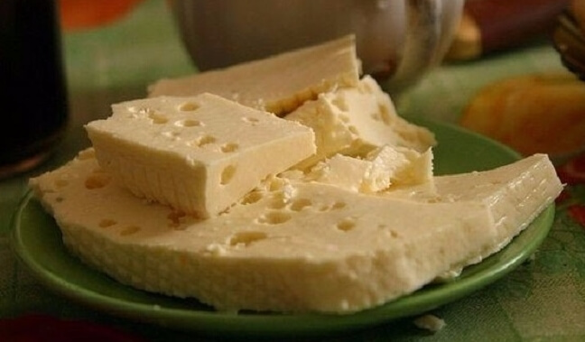 Простой рецепт вкусного сыра в домашних условиях