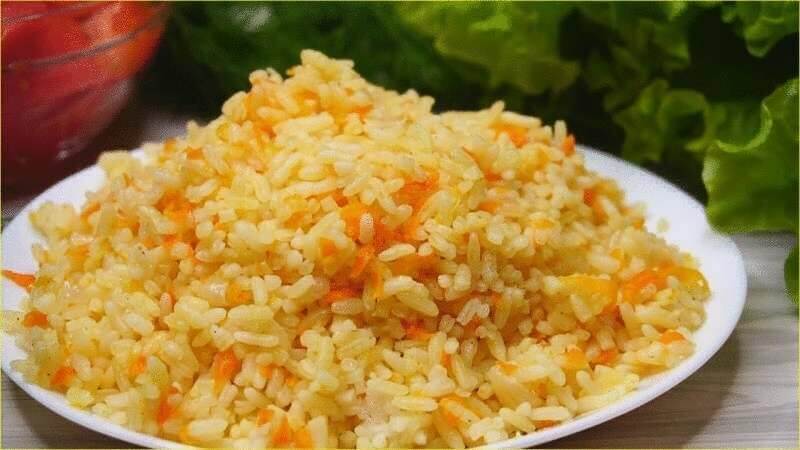 Рис с луком и морковью в духовке