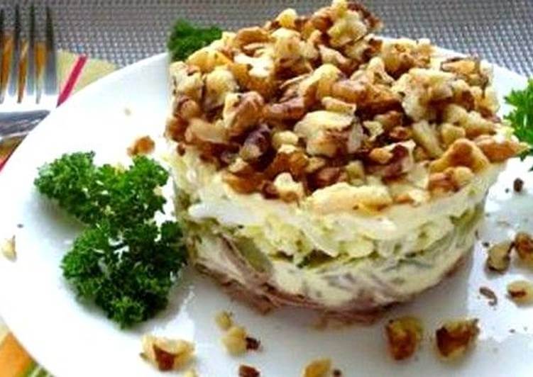 Слоеный мясной салат с орехами по-грузински!